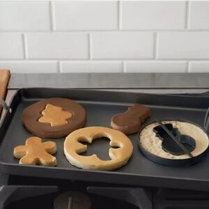 Williams Sonoma Amco Houseworks Nonstick Two Tone Holiday Pancake Molds Set of 3